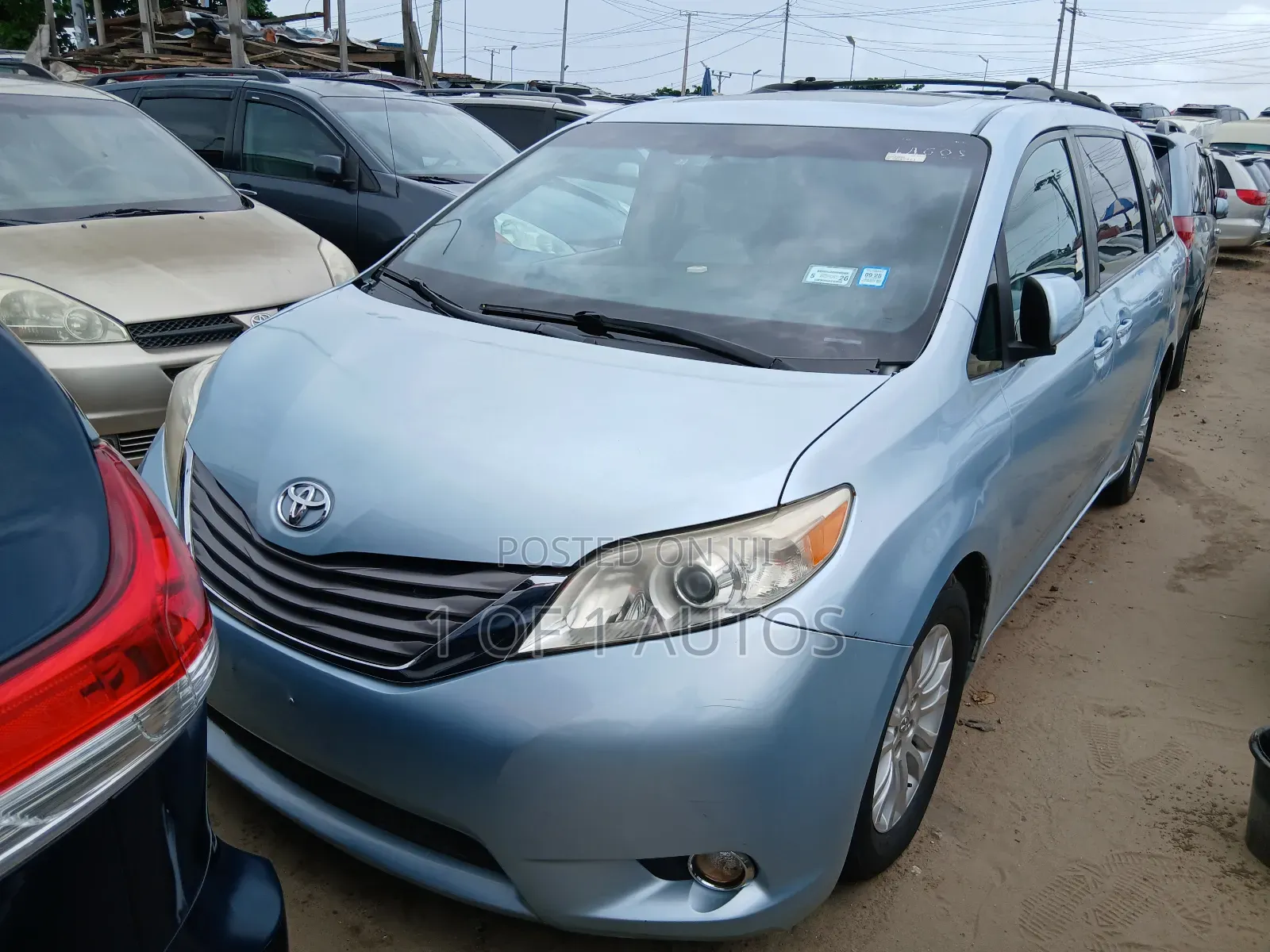Toyota Sienna XLE 7-Passenger 4dr Minivan AWD (3.5L 6cyl 6A) 2015 Blue