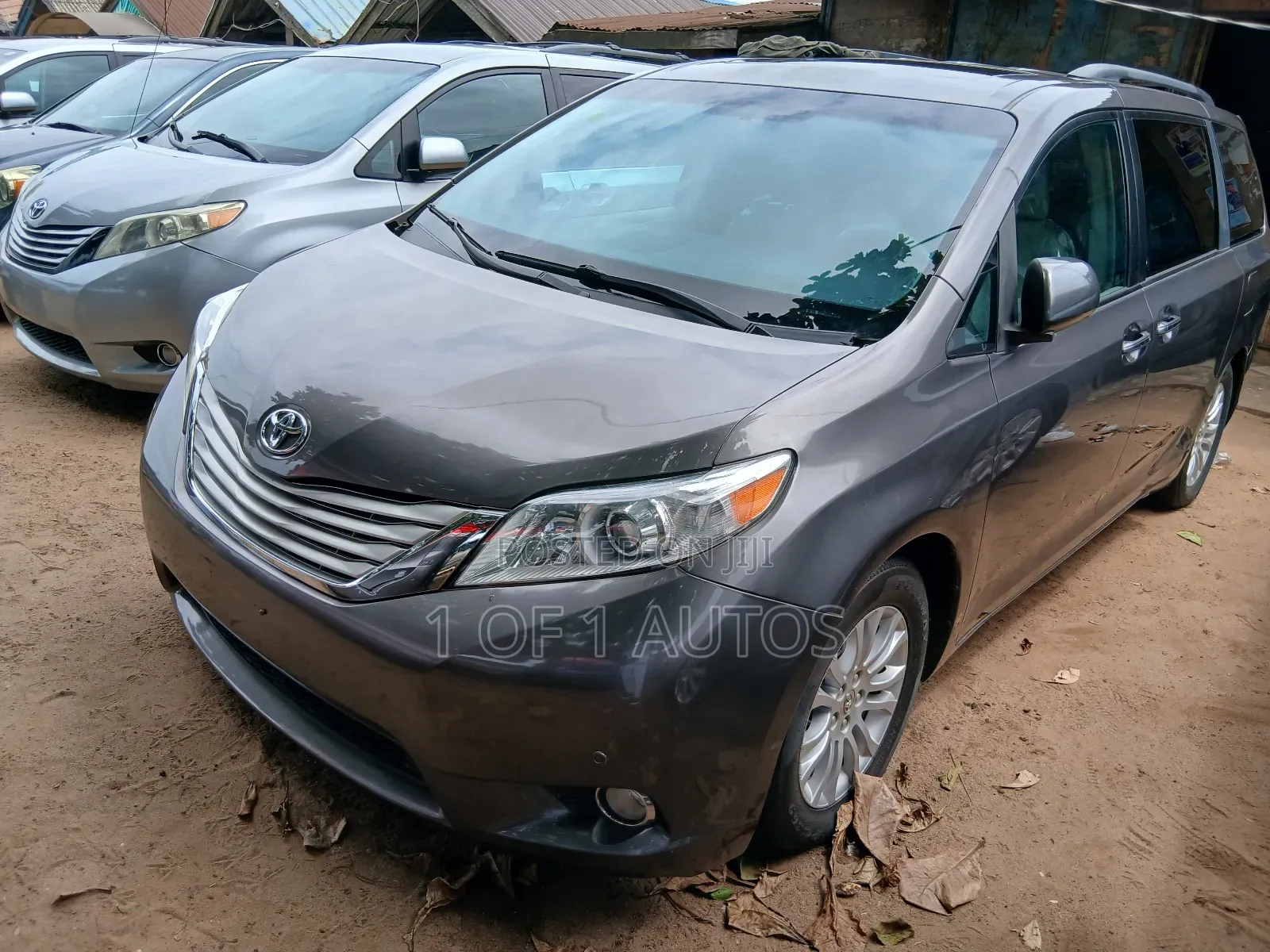 Toyota Sienna XLE 7 Passenger Mobility 2011 Gray