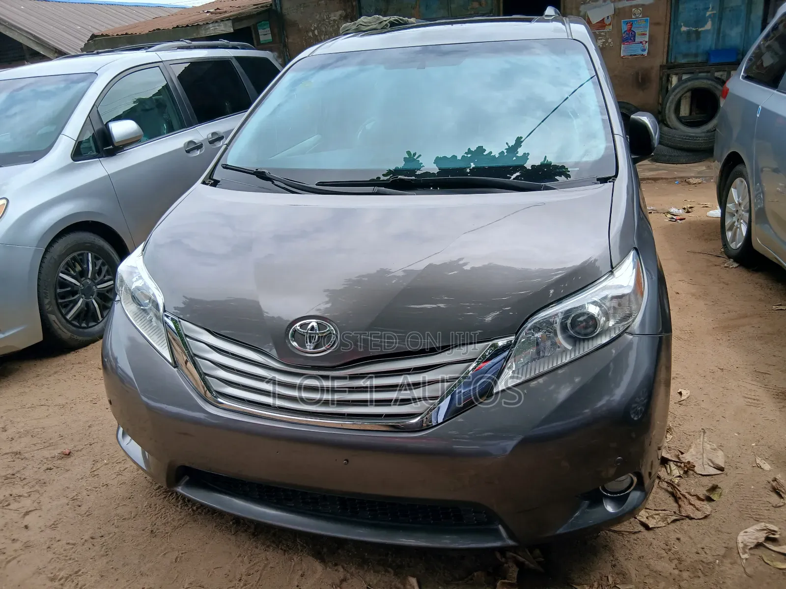 Toyota Sienna XLE 7 Passenger Mobility 2011 Gray