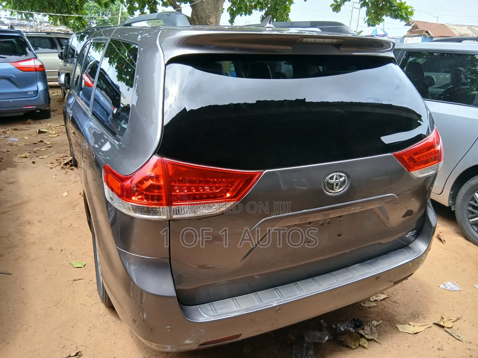 Toyota Sienna XLE 7 Passenger Mobility 2011 Gray