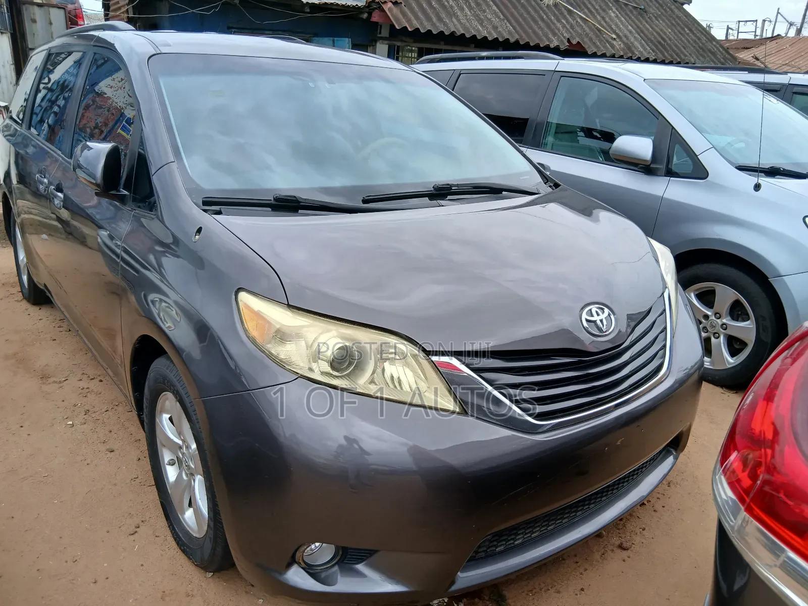 Toyota Sienna LE 8-Passenger 4dr Minivan (3.5L 6cyl 6A) 2014 Gray