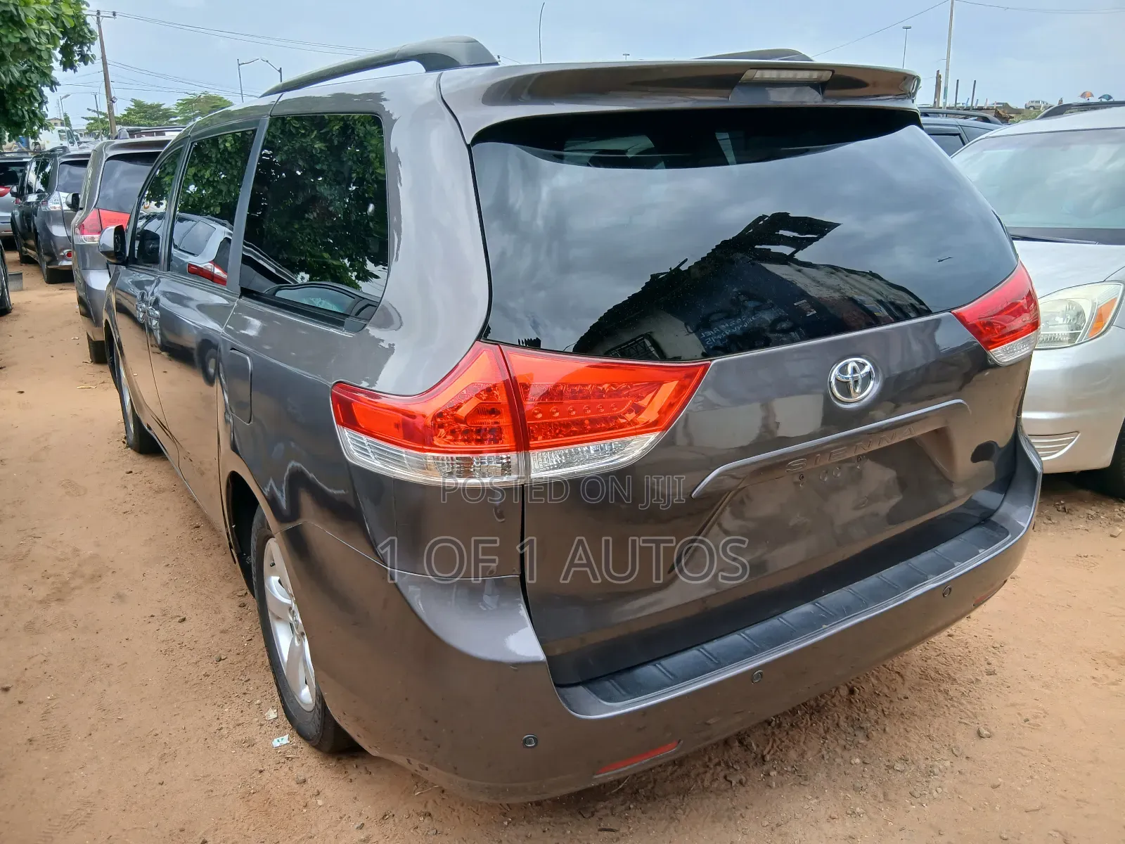 Toyota Sienna LE 8-Passenger 4dr Minivan (3.5L 6cyl 6A) 2014 Gray