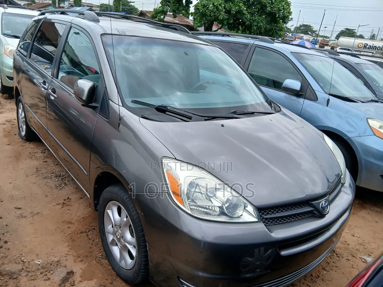 Toyota Sienna LE AWD (3.3L V6 5A) 2004 Gray