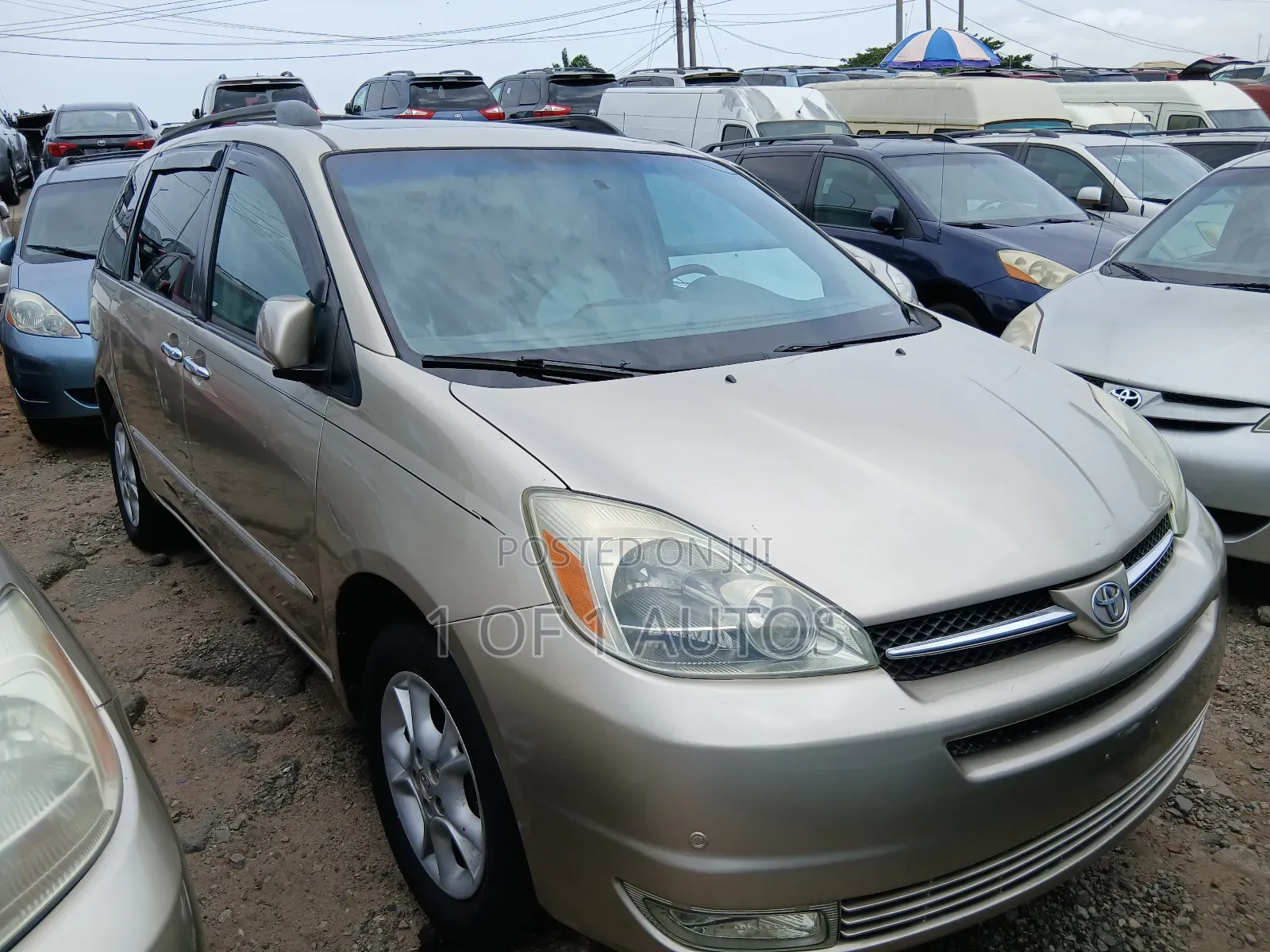 Toyota Sienna XLE AWD (3.3L V6 5A) 2004 Gold