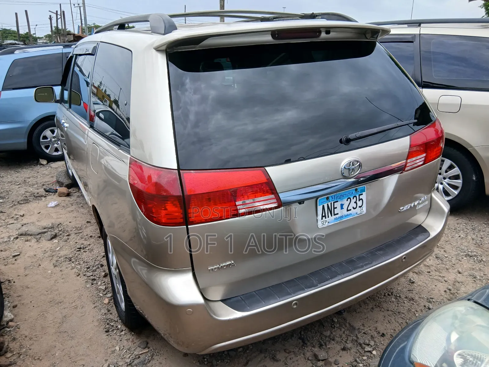 Toyota Sienna XLE AWD (3.3L V6 5A) 2004 Gold