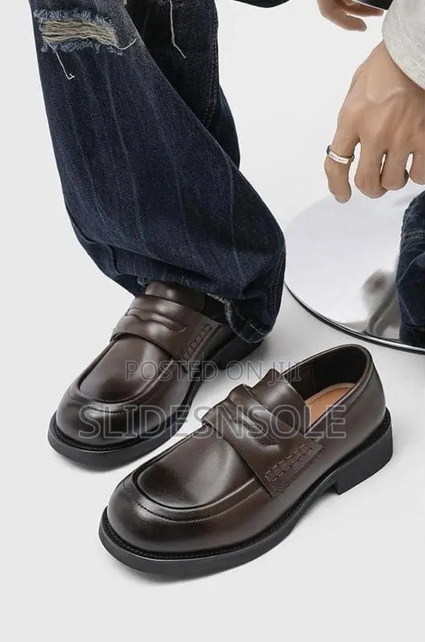 Statement Cut-Out Bridge Loafers
