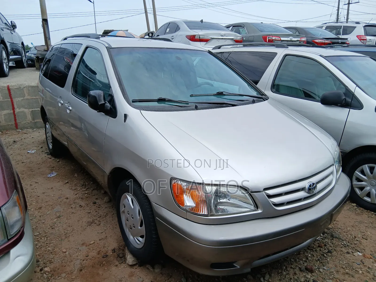 Toyota Sienna LE & 1 hatch 2000 Silver