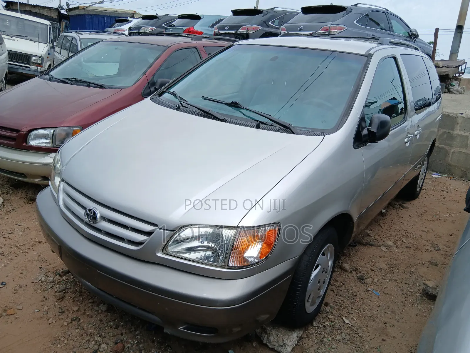 Toyota Sienna LE & 1 hatch 2000 Silver