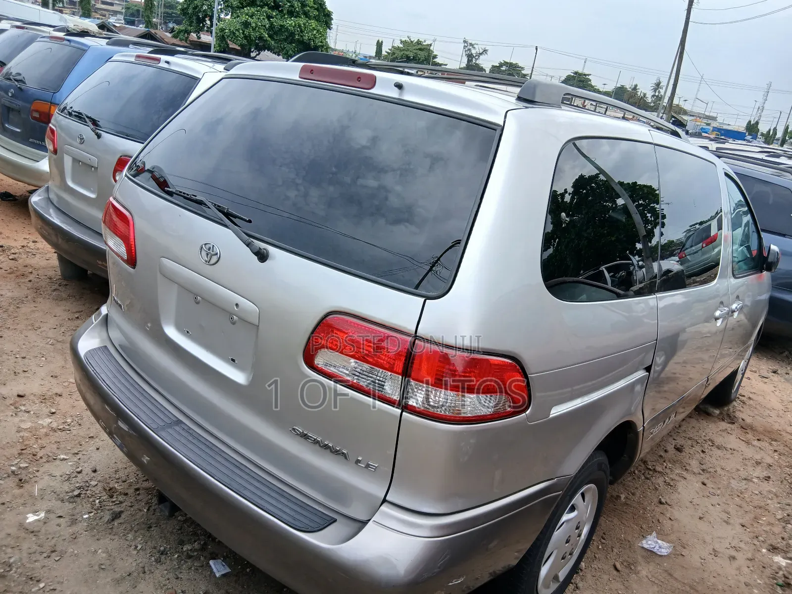 Toyota Sienna LE & 1 hatch 2000 Silver