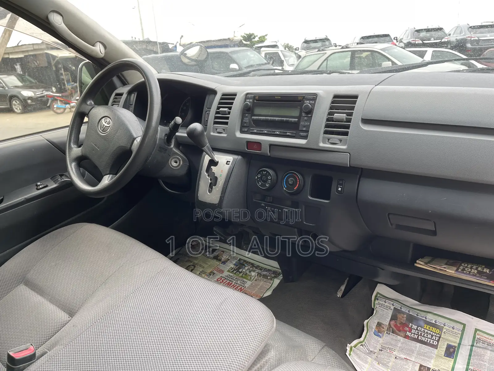 Toyota HiAce 2012 White