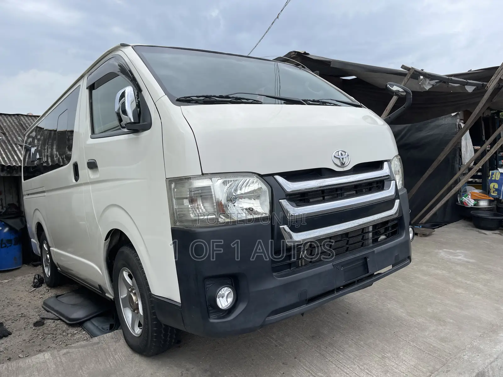 Toyota HiAce 2012 White