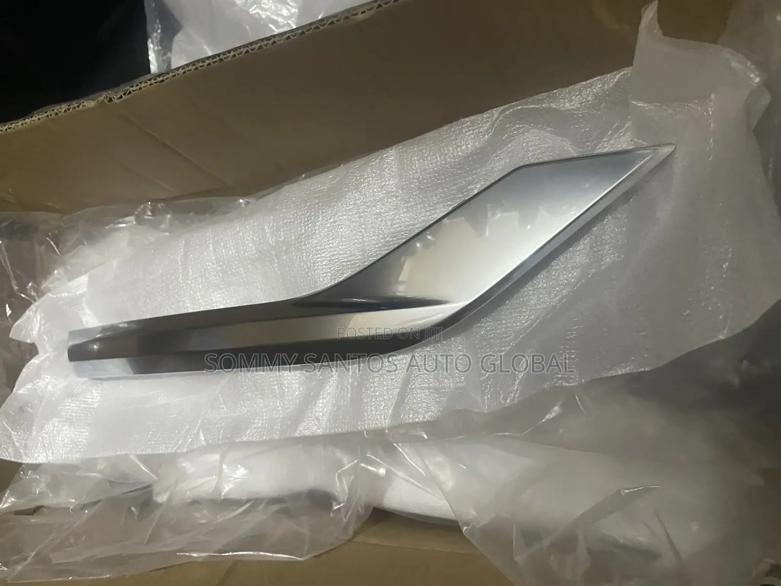Side Bumper Chrome Hyundai Santafe 2024 Available