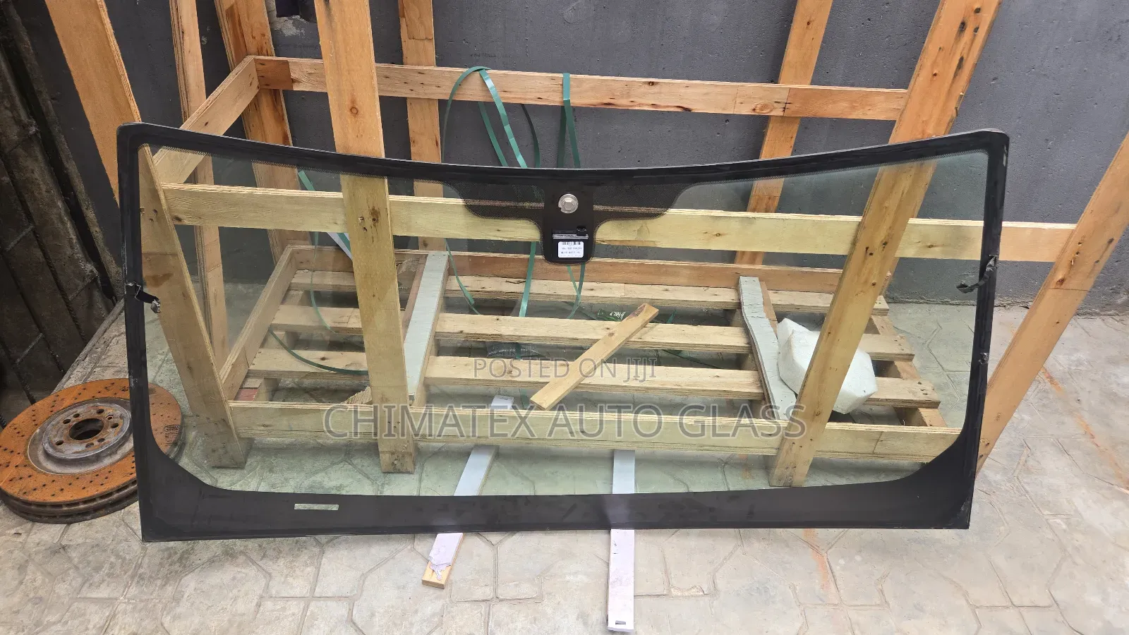 Land Rover Lr3 2012 Windscreen Glass Available at Chimatex