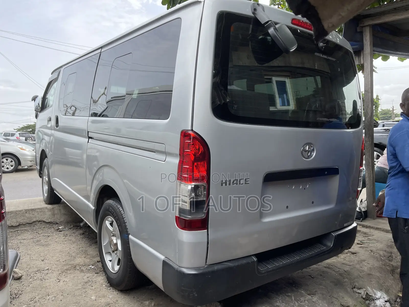 Toyota HiAce 2012 Silver