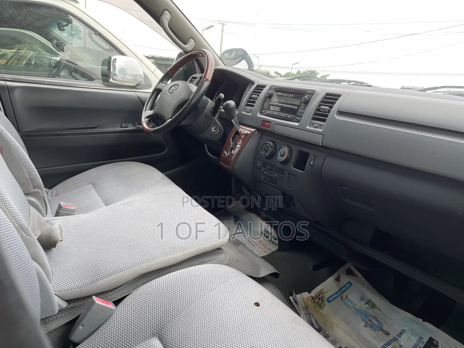 Toyota HiAce 2012 Silver