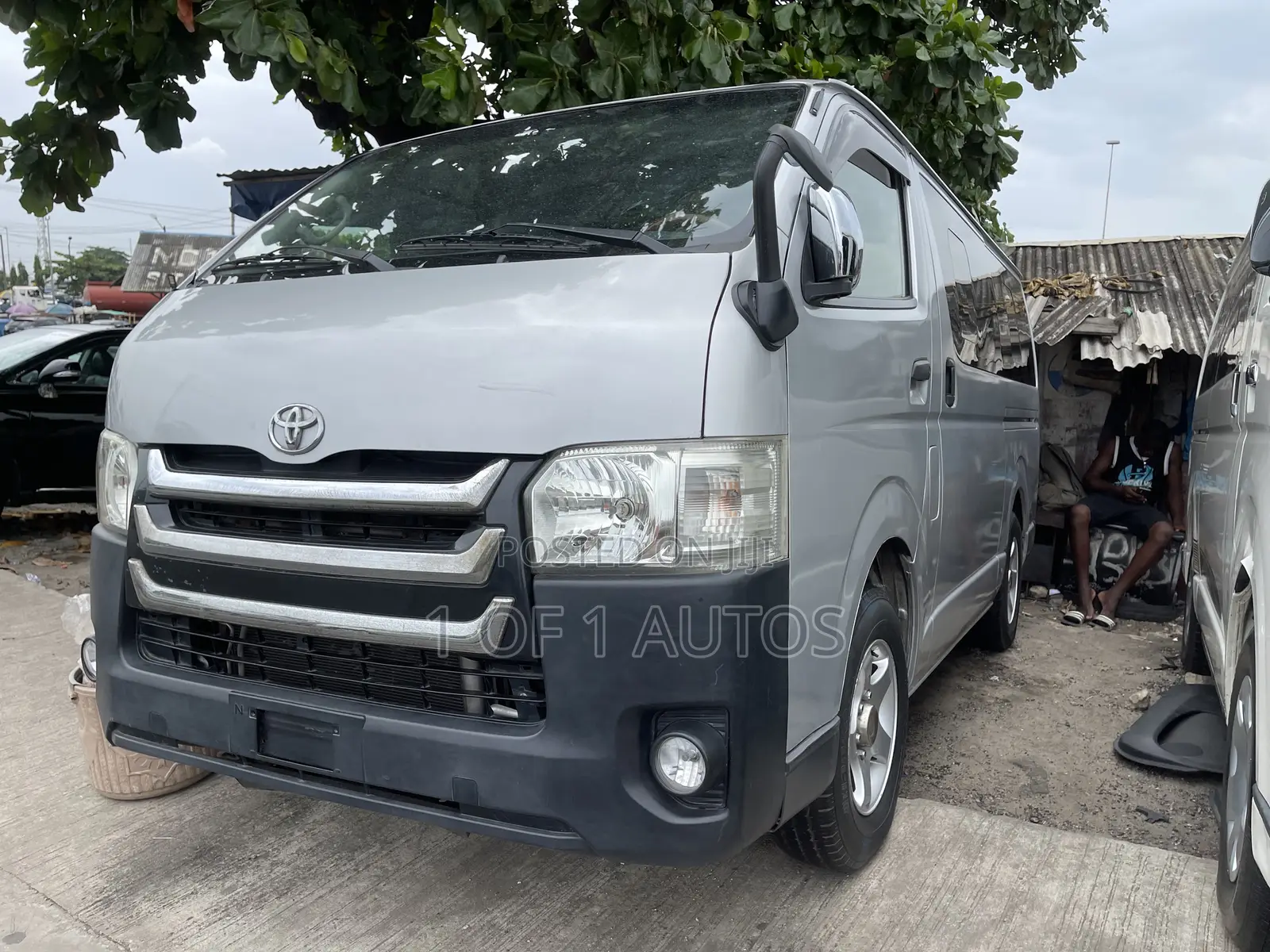 Toyota HiAce 2012 Silver