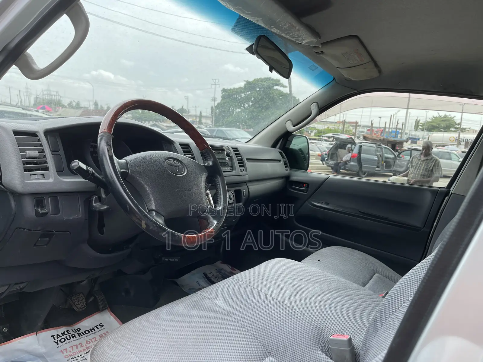 Toyota HiAce 2012 Silver
