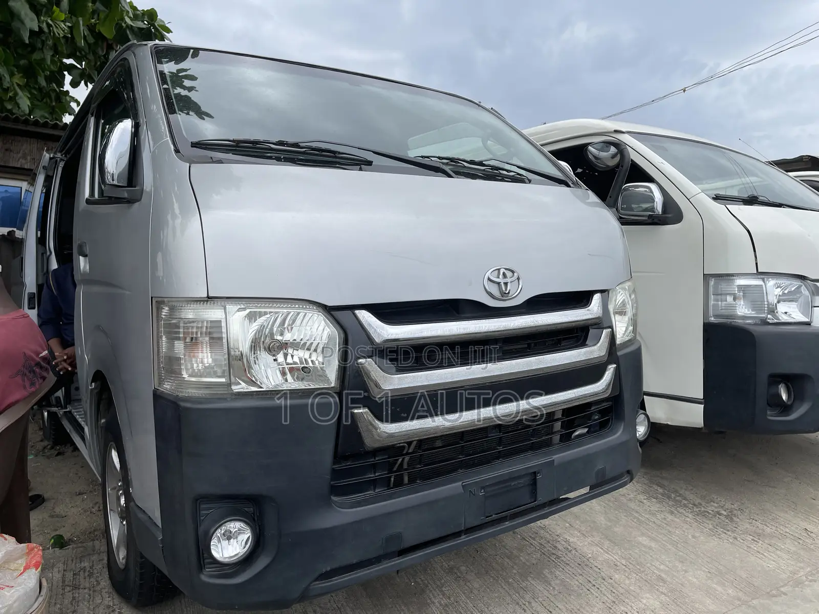 Toyota HiAce 2012 Silver