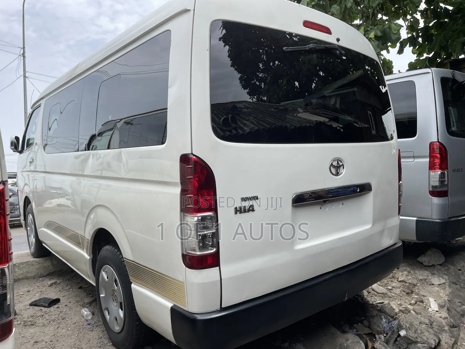 Toyota HiAce 2014 White