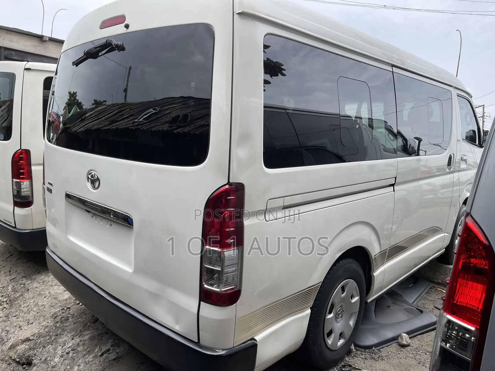 Toyota HiAce 2014 White