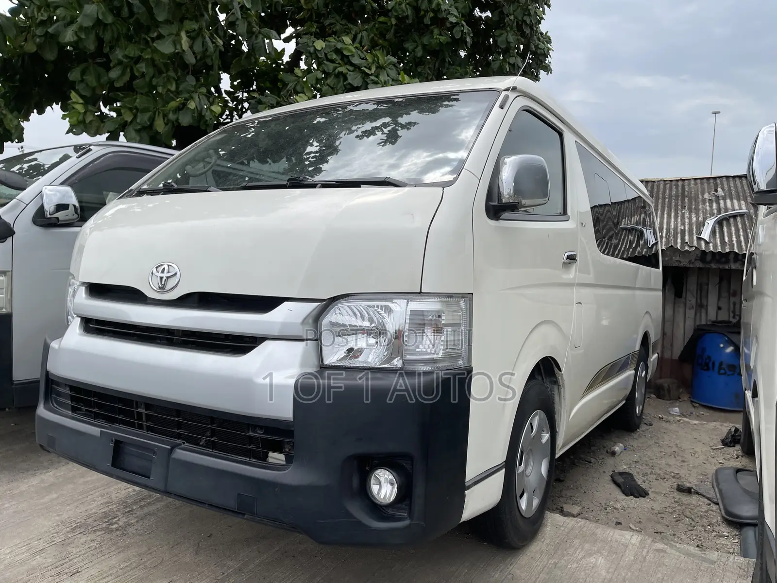 Toyota HiAce 2014 White