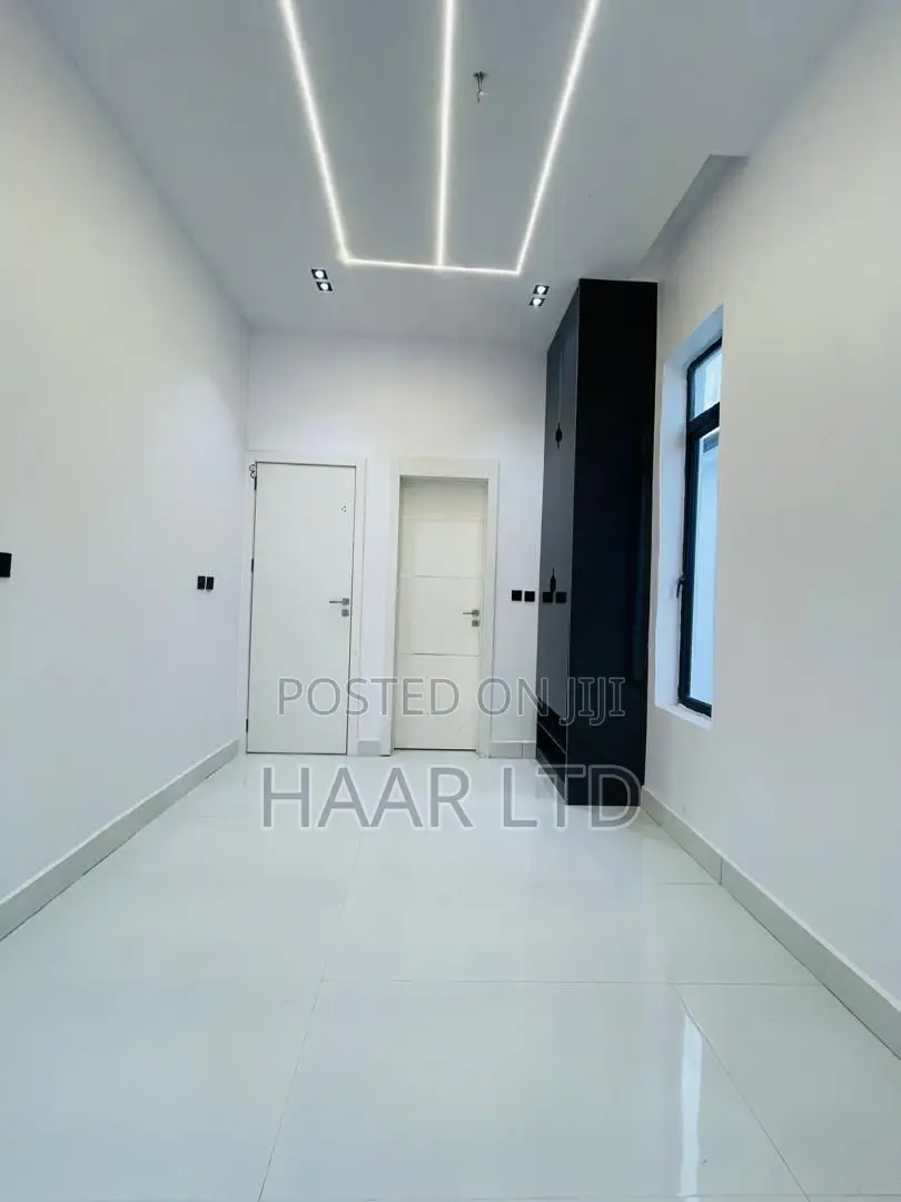 5bdrm Duplex in Ado / Ajah for sale