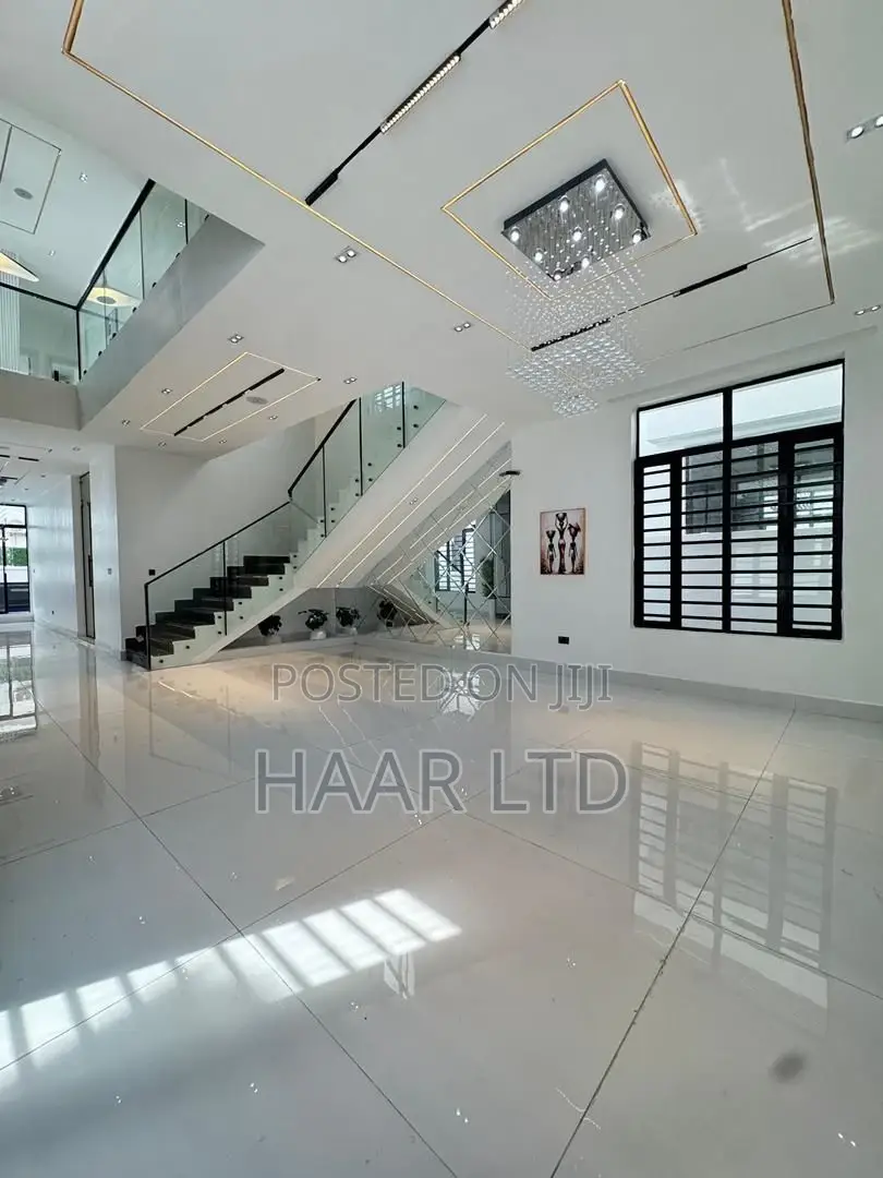 5bdrm Duplex in Lekki Phase 2 for sale
