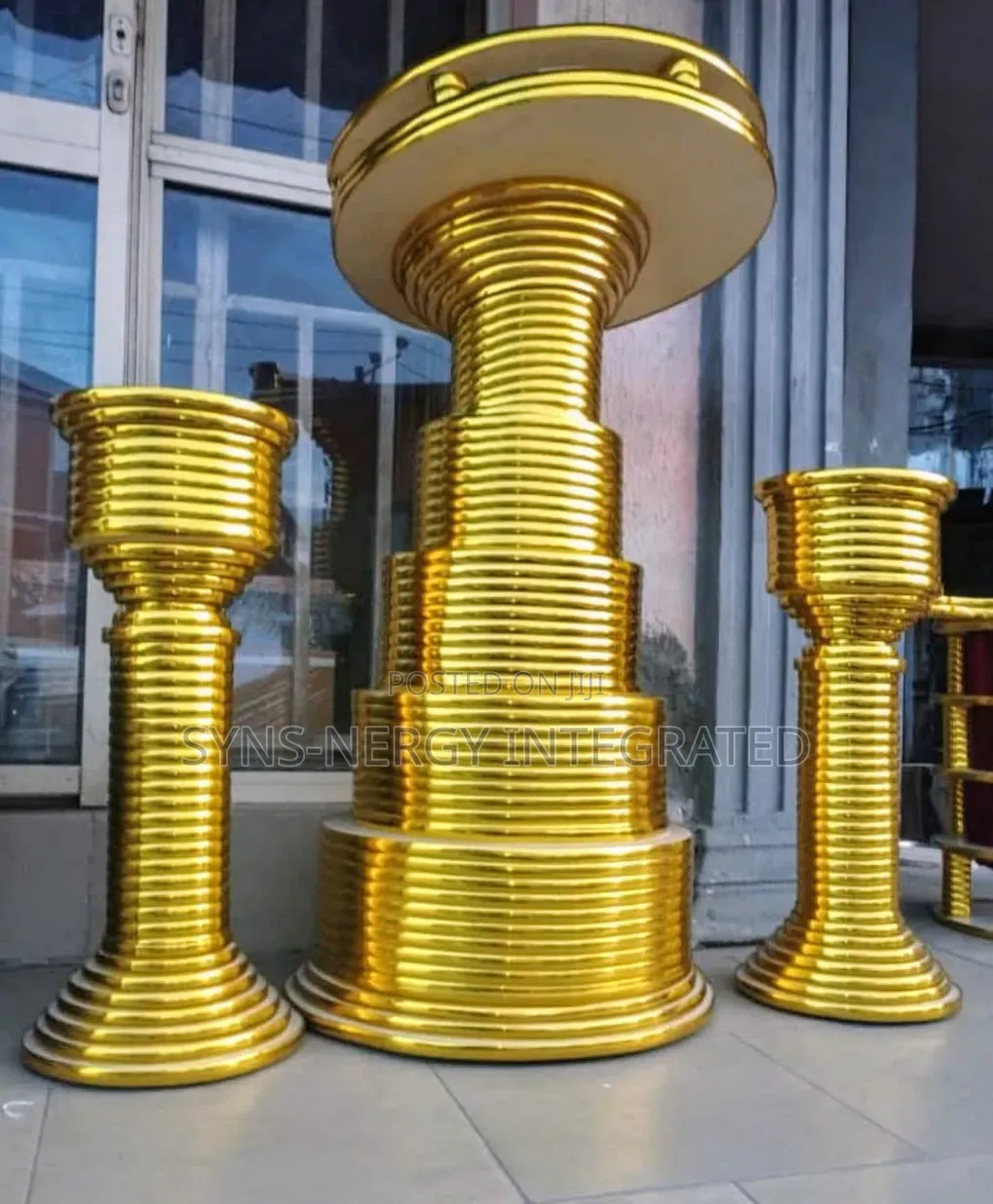 Quality Golden Color Pulpit and Vases