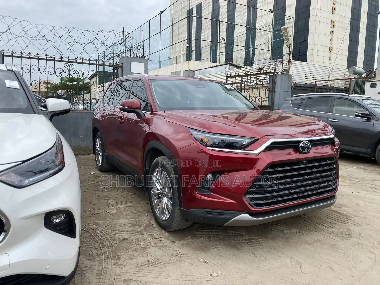 Toyota Grand Highlander Platinum AWD 2024 Red