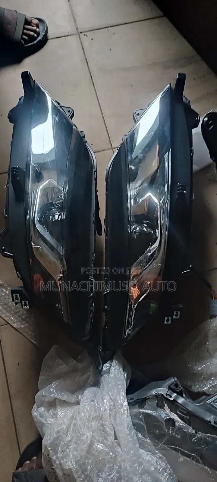 Set Head Lamp Mitsubishi L200 2019