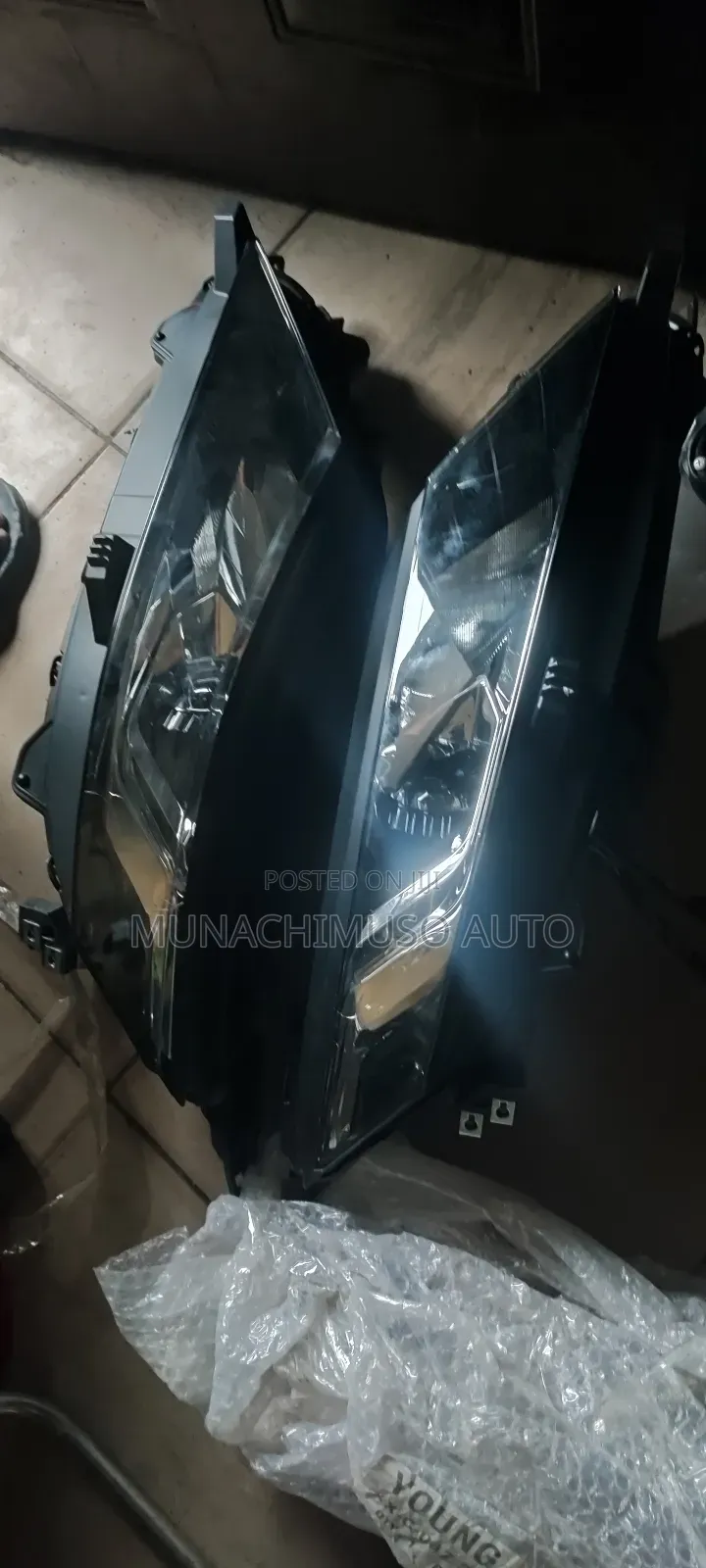 Set Head Lamp Mitsubishi L200 2019