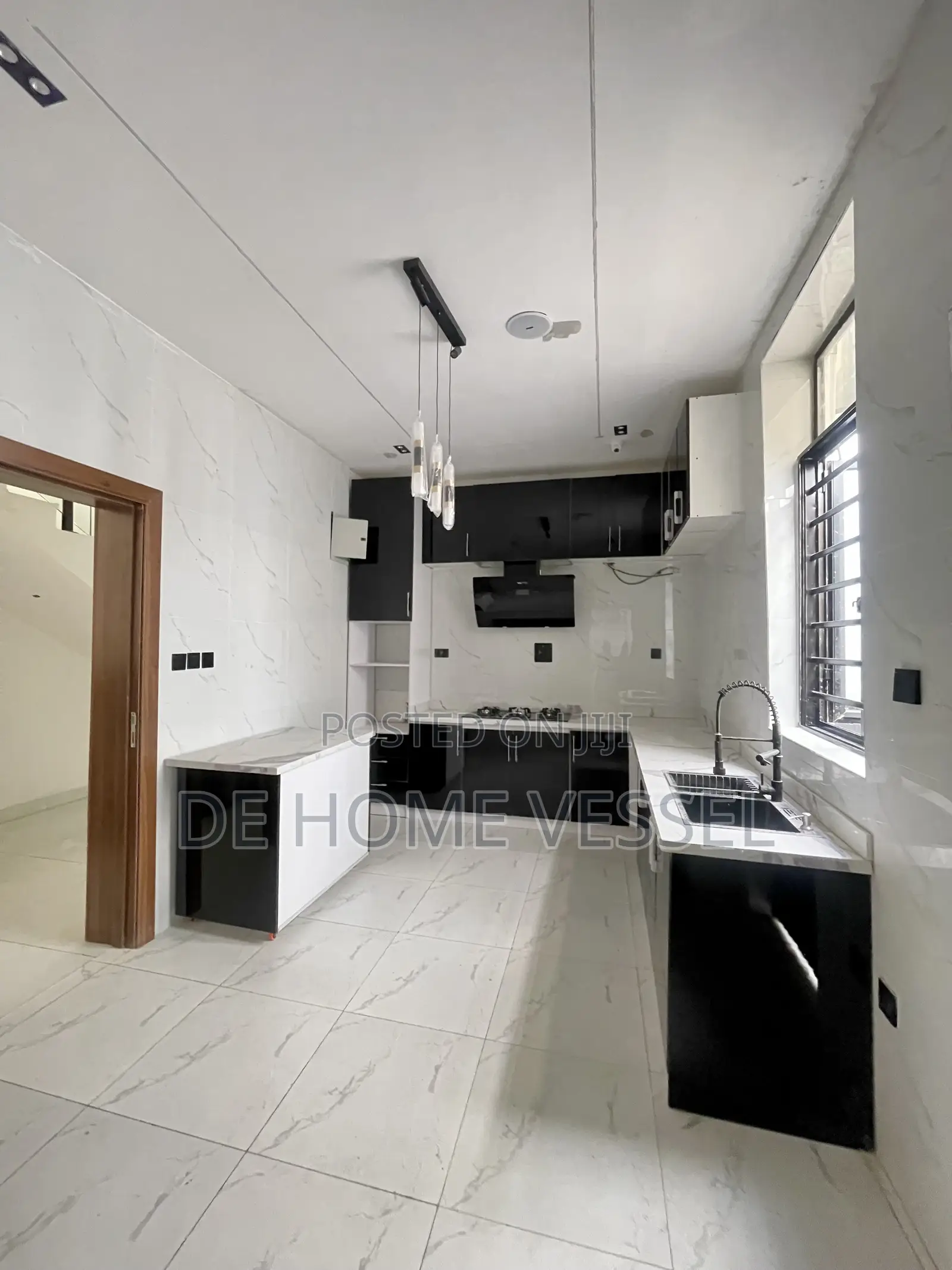 5bdrm Duplex in Lekki for sale