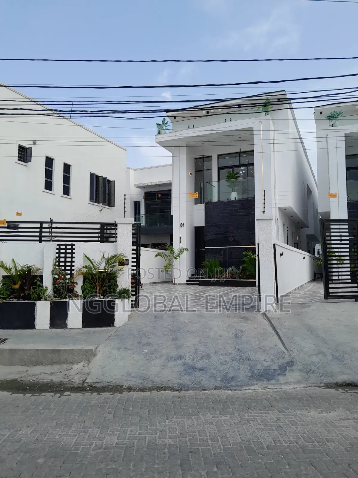 5bdrm Duplex in Royal Prime, Chevron for sale