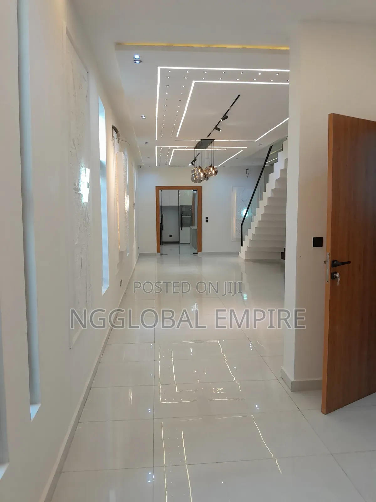 5bdrm Duplex in Royal Prime, Chevron for sale