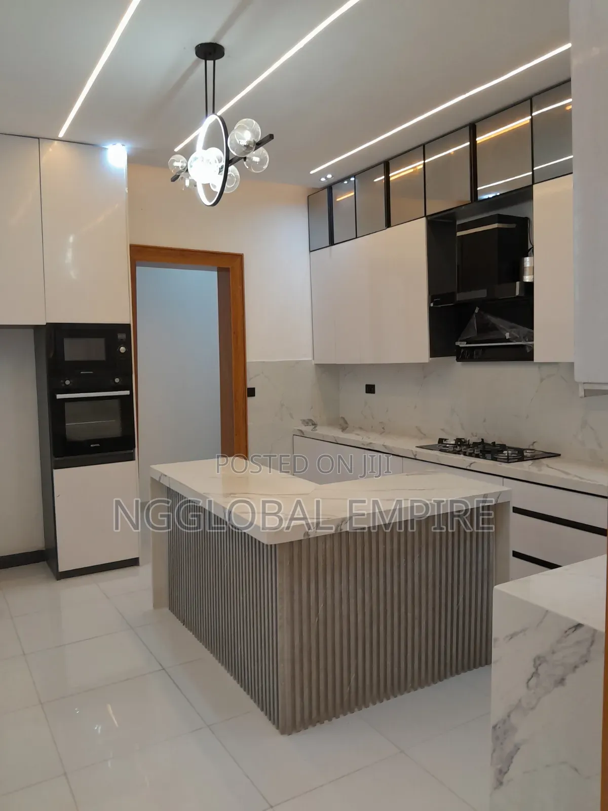 5bdrm Duplex in Royal Prime, Chevron for sale