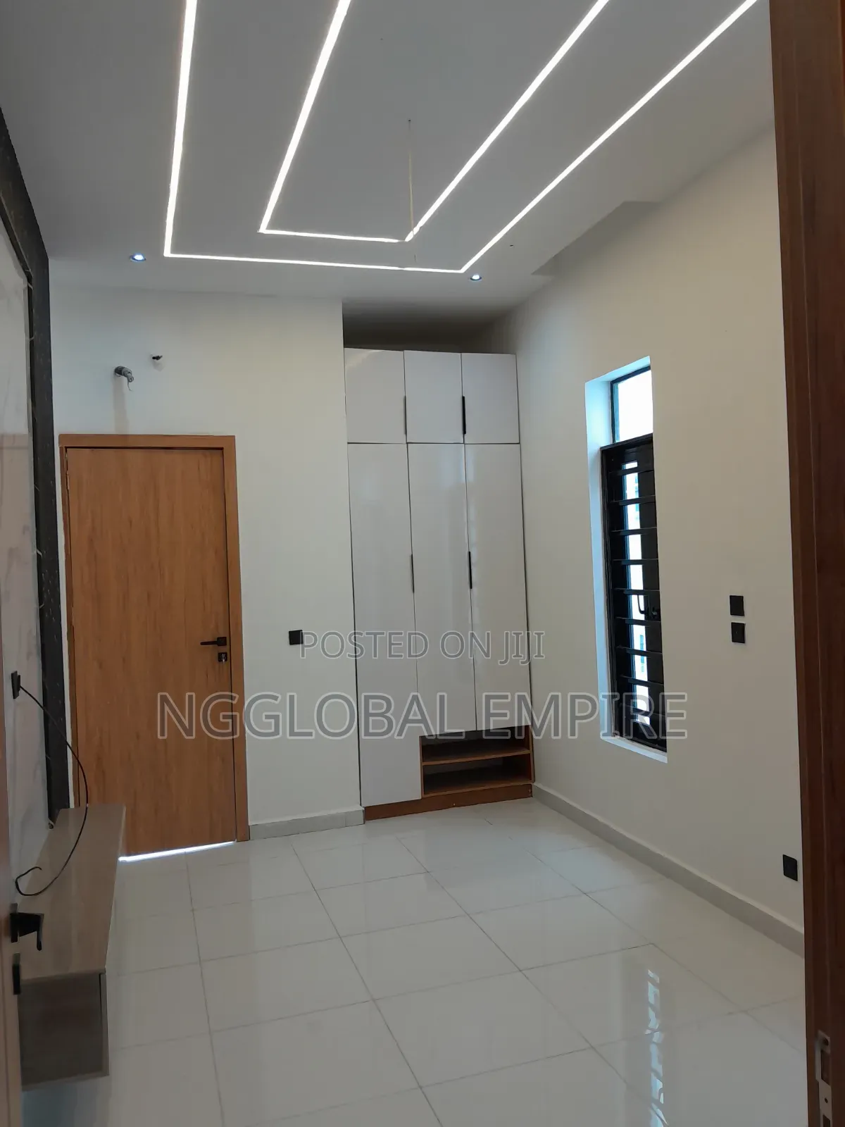 5bdrm Duplex in Royal Prime, Chevron for sale