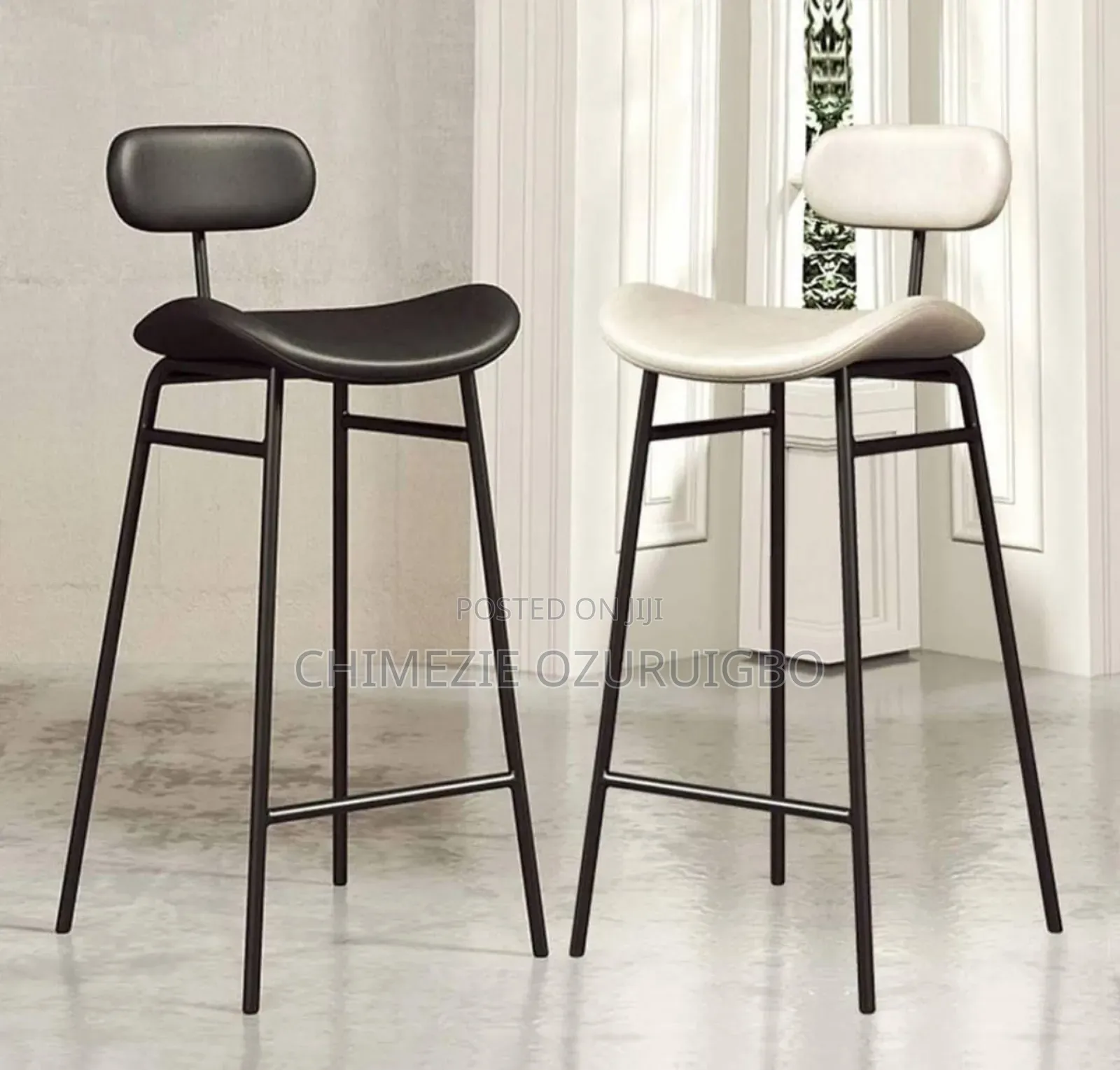 Oval Upholstered Panel Backrest Bar Stool