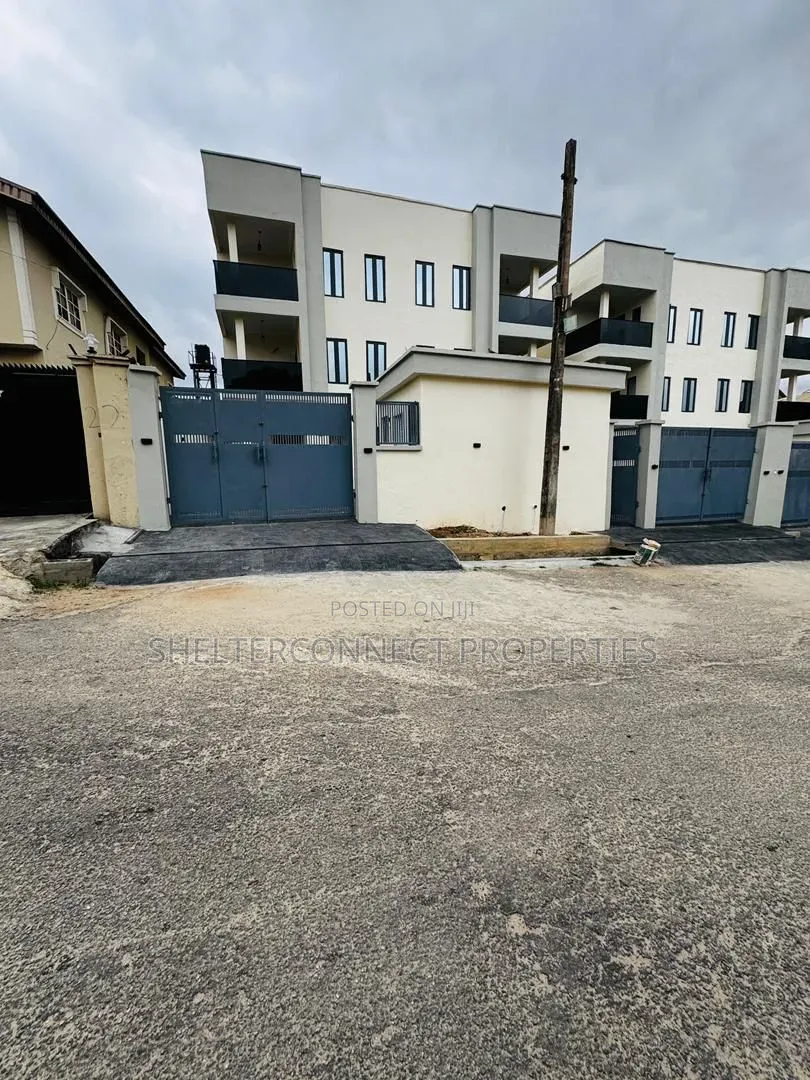 4bdrm Duplex in Magodo Isheri for sale