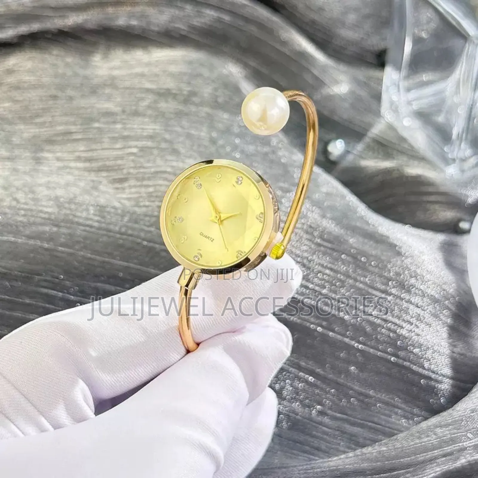 Wristwatch Bangle With Pearl for Ladies