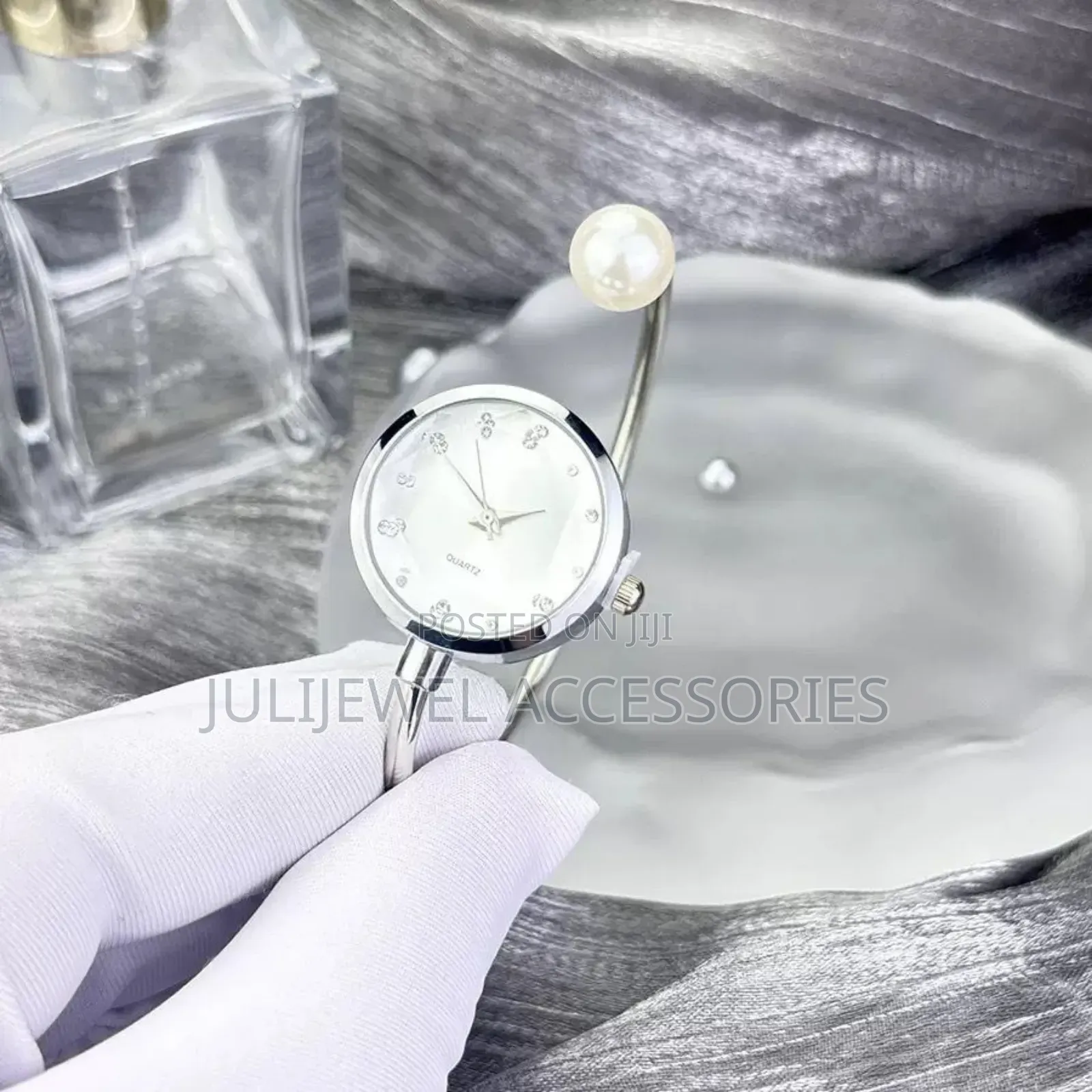 Wristwatch Bangle With Pearl for Ladies
