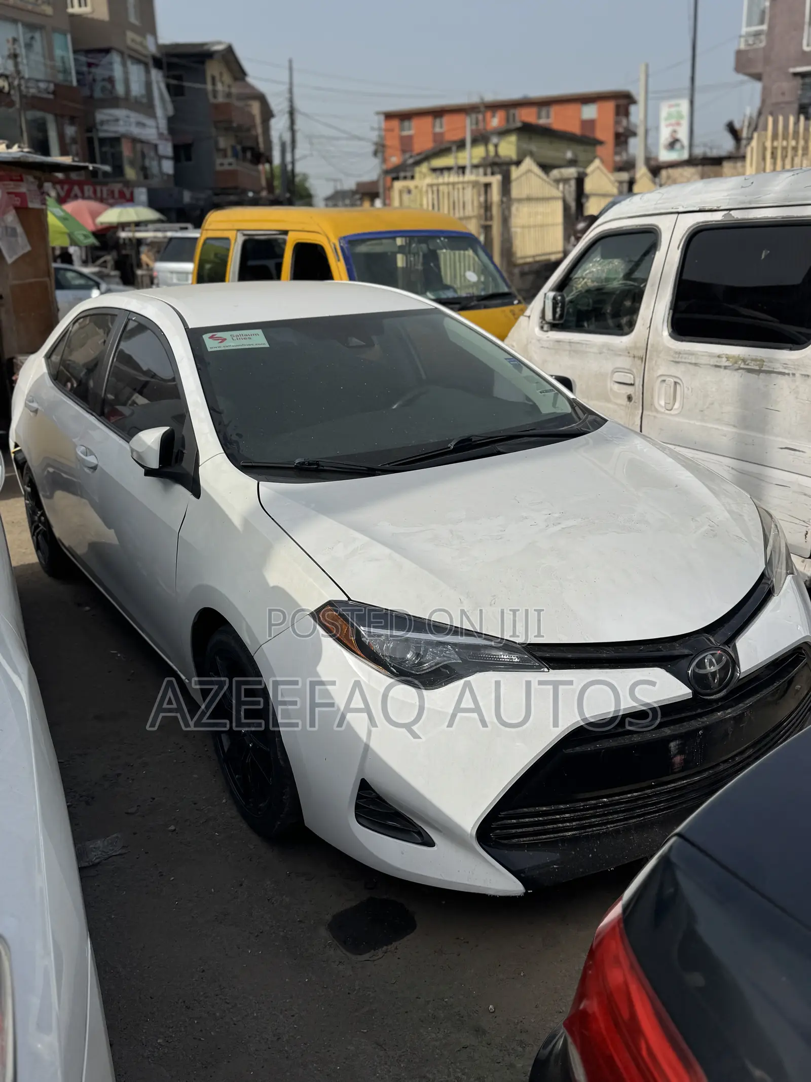 Toyota Corolla LE (1.8L 4cyl 2A) 2018 White
