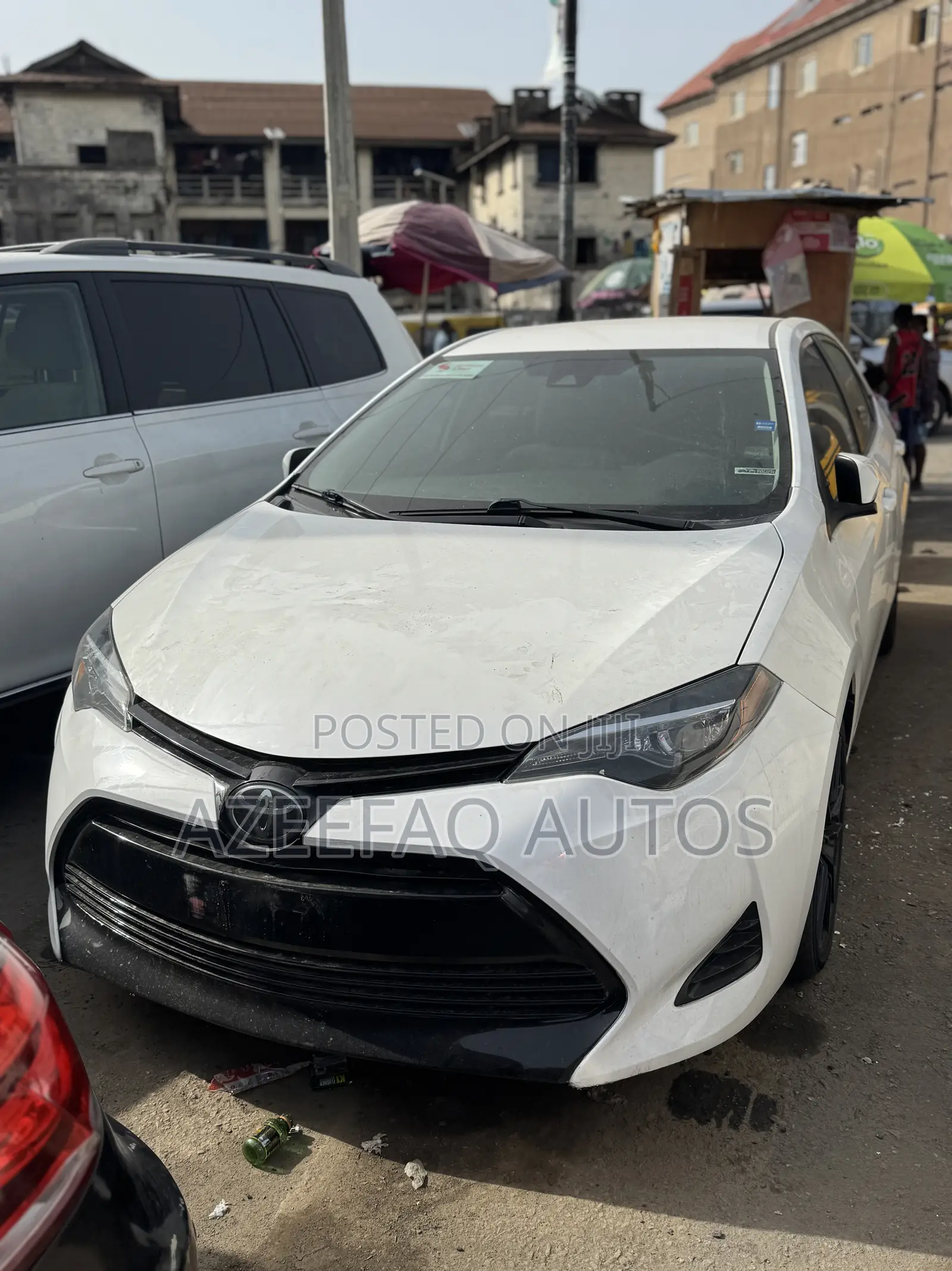Toyota Corolla LE (1.8L 4cyl 2A) 2018 White