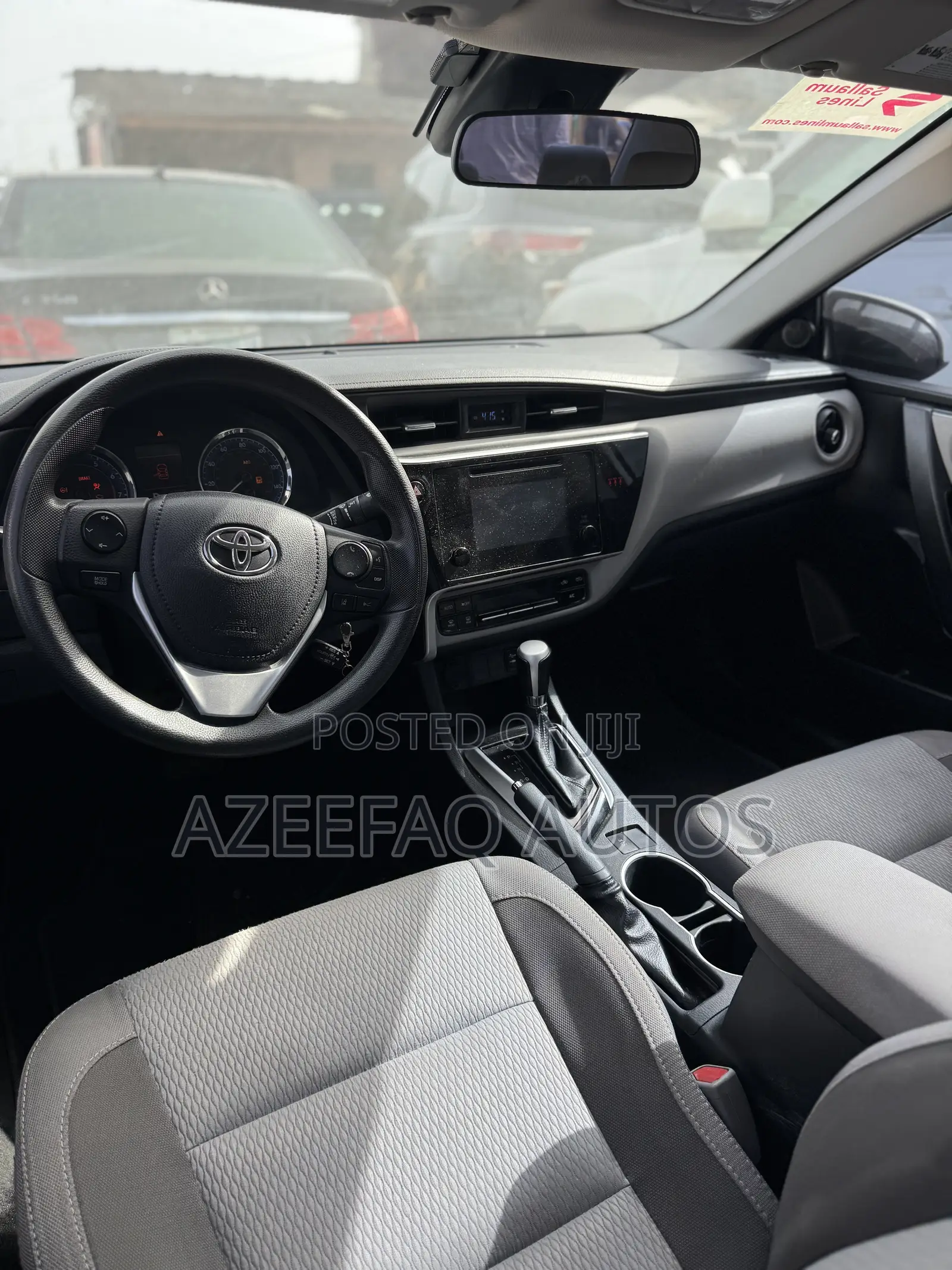 Toyota Corolla LE (1.8L 4cyl 2A) 2018 White