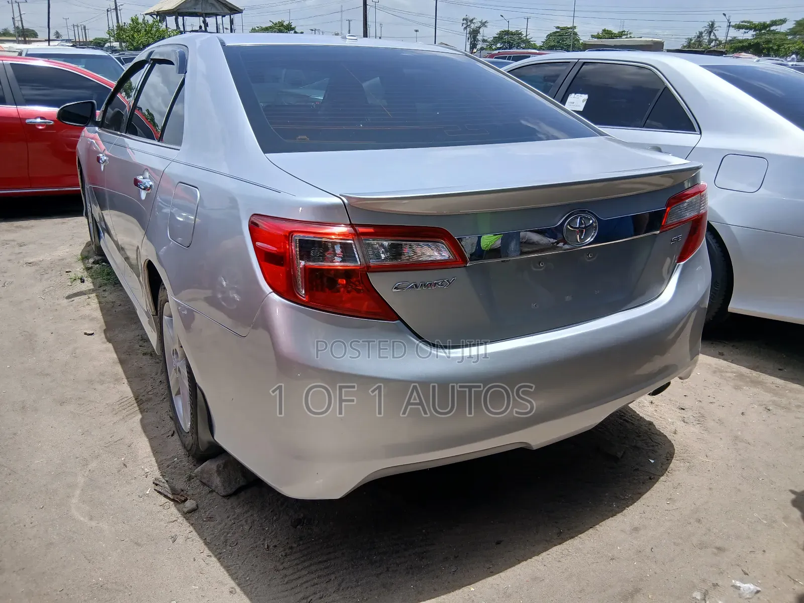 Toyota Camry SE 4dr Sedan (2.5L 4cyl 6A) 2013 Silver