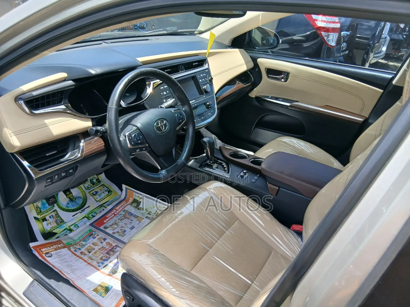Toyota Avalon Limited 4dr Sedan (3.5L 6cyl 6A) 2014 Gold