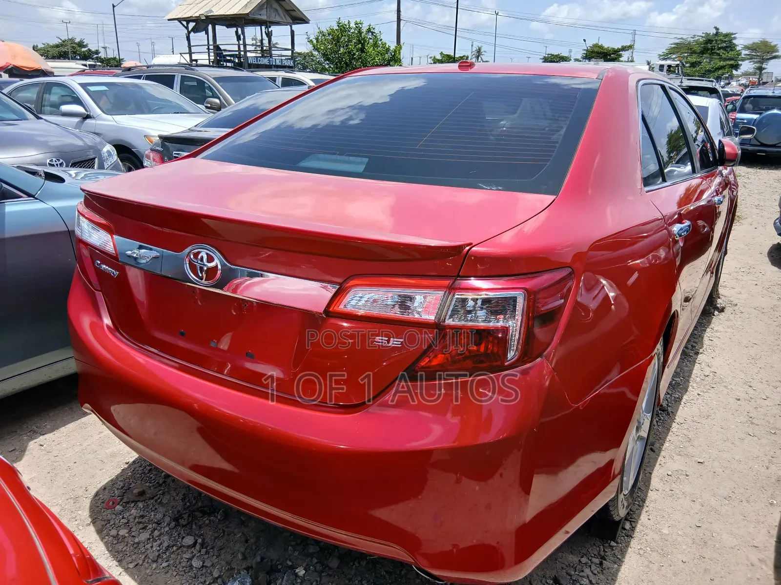 Toyota Camry SE 4dr Sedan (2.5L 4cyl 6A) 2012 Red