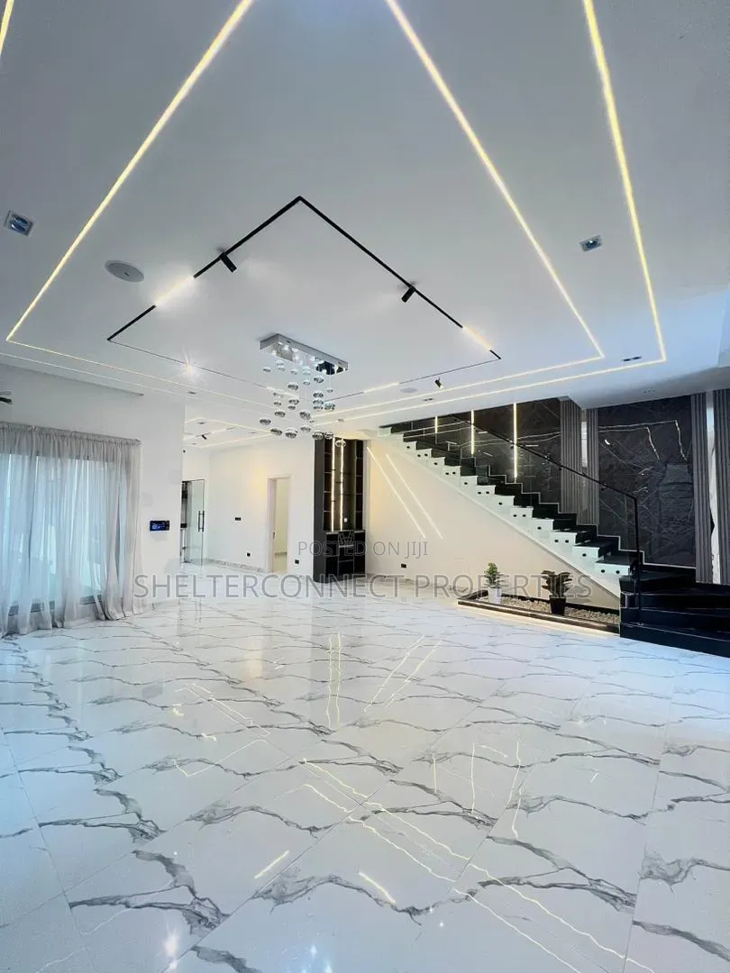 5bdrm Duplex in Lekki Expressway for sale