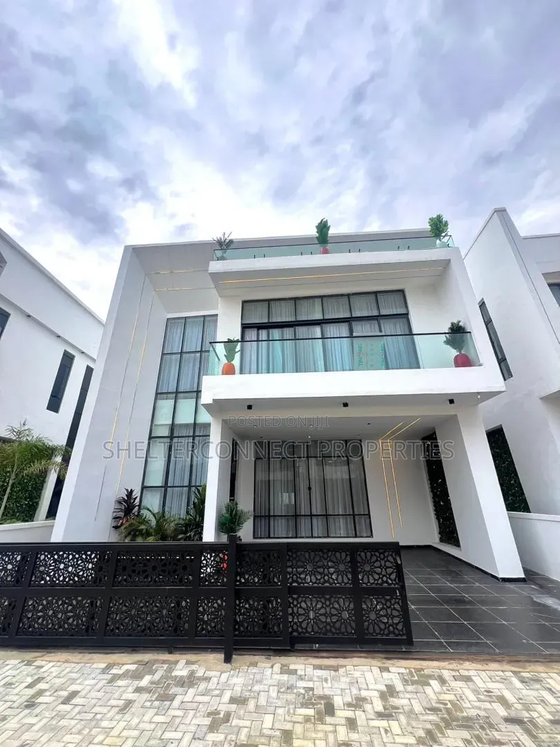 5bdrm Duplex in Lekki Expressway for sale