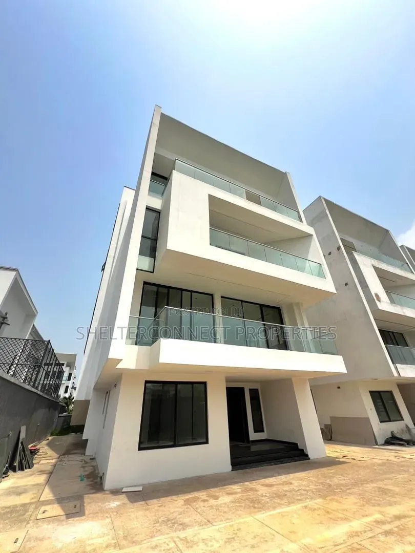 6bdrm Duplex in Banana Island for sale
