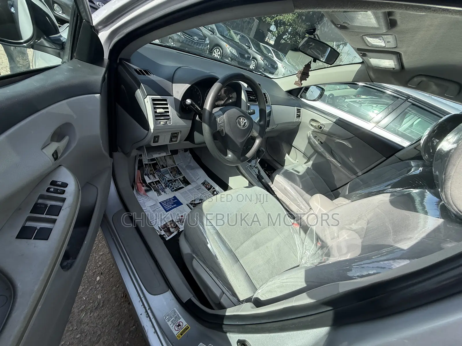 Toyota Corolla LE 4dr Sedan (1.8L 4cyl 4A) 2013 Silver